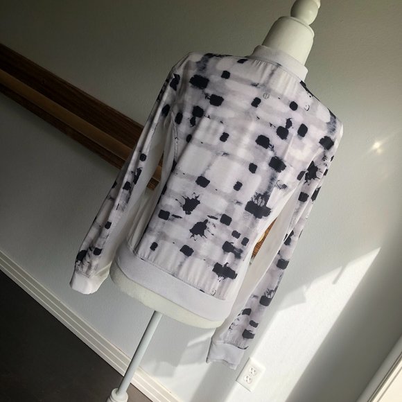 Lululemon Noir Jacket, W6 - Picture 5 of 14